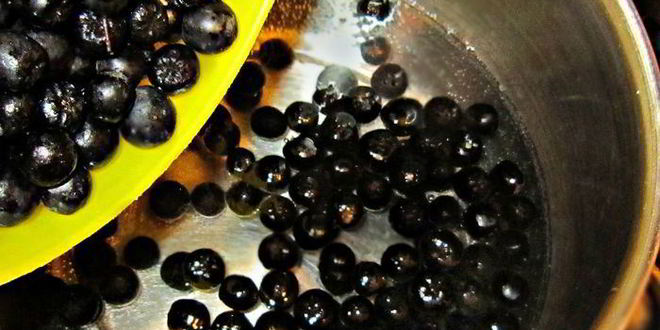 Рецепт яблочного джема с черноплодной рябиной