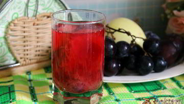 Рецепт Фруктово-ягодного компот с корицей и кардамоном