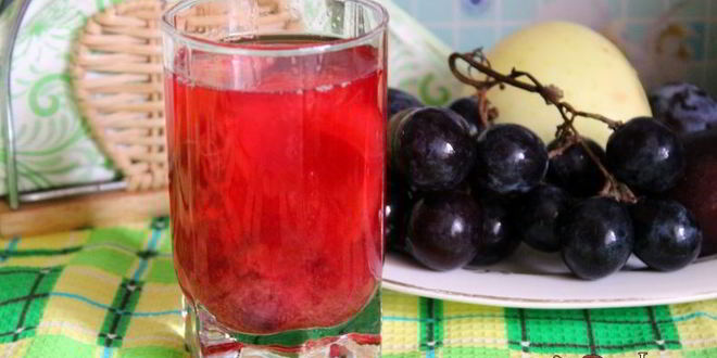 Рецепт фруктово-ягодного компот с корицей и кардамоном