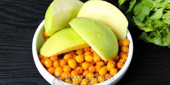 Рецепт компота из облепихи и яблок на зиму