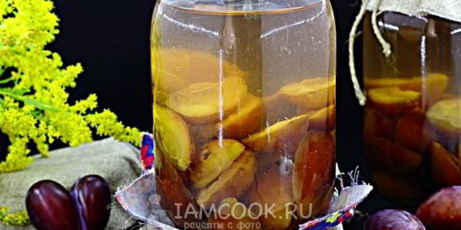 Рецепт компота из слив на зиму с корицей