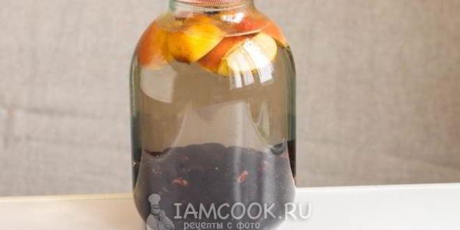 Рецепт компота из терна и яблок на зиму