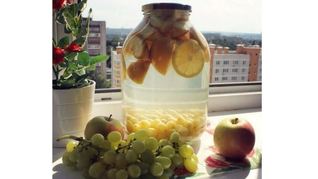 Рецепт Компота из винограда с яблоками в зиму