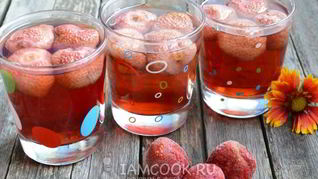 Рецепт Компота из замороженной клубники