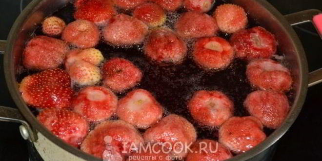 Рецепт компота из замороженной клубники