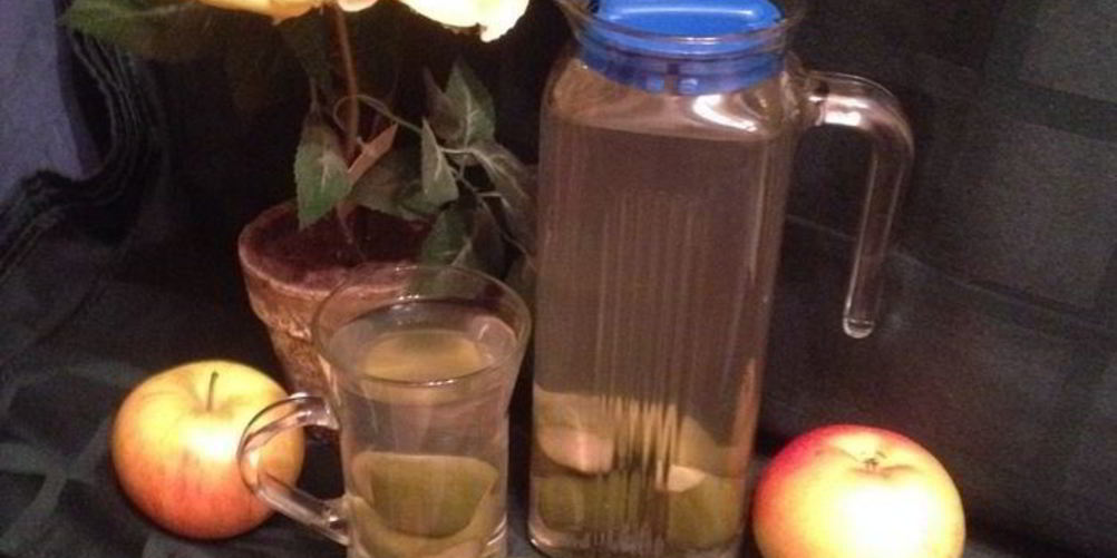 Как приготовить компот с фейхоа и яблоком