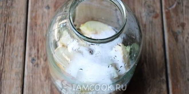 Рецепт компота с яблоками, сливами и персиками на зиму