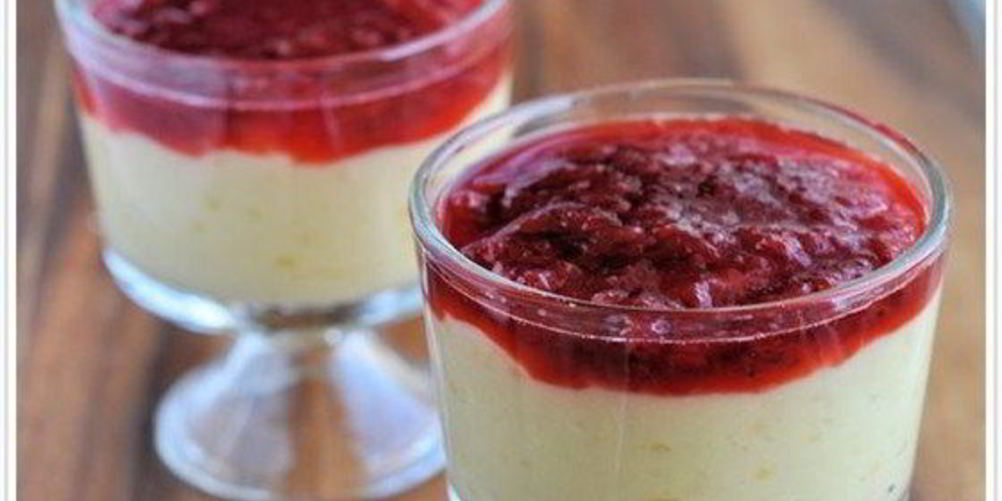 Как приготовить тапиоку с клубнично-ревенным компотом