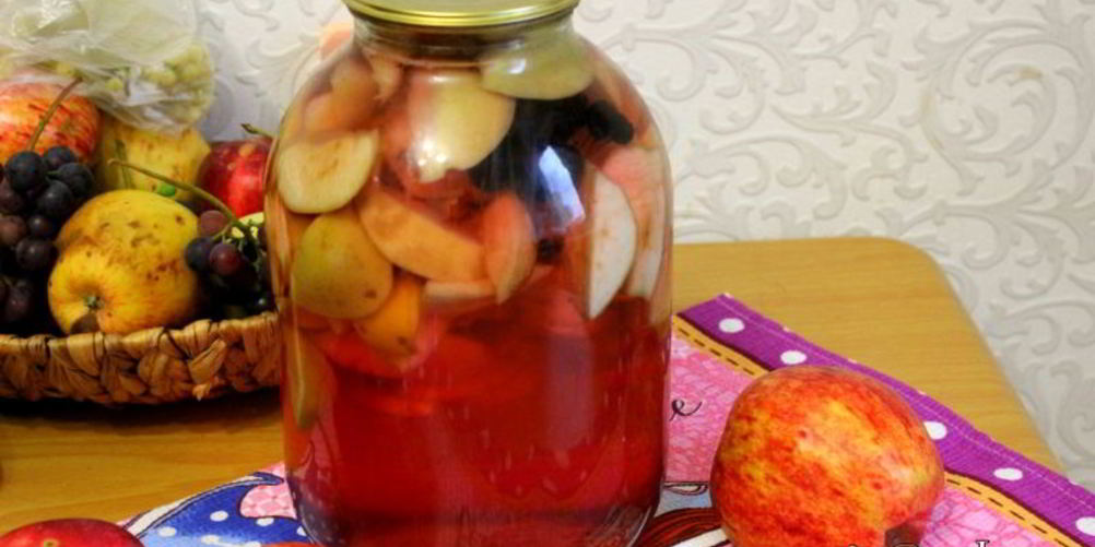 Как приготовить яблочный компот с черноплодкой на зиму