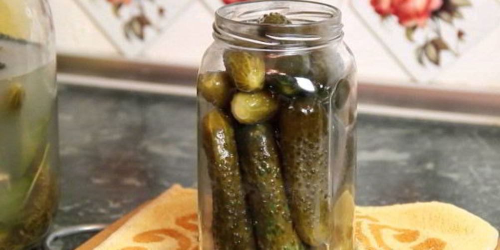 Как приготовить квашеные огурцы в банка холодного засола
