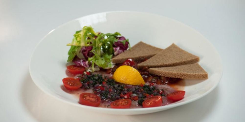 Как приготовить пятиминутку из белого амура с лечо