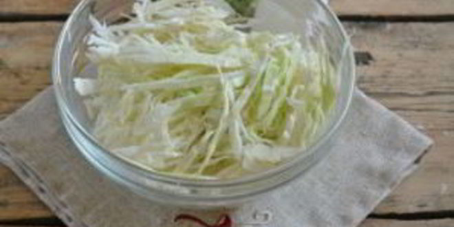 Рецепт капусты, маринованной с перцем и луком