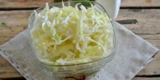 Рецепт капусты, маринованной с перцем и луком