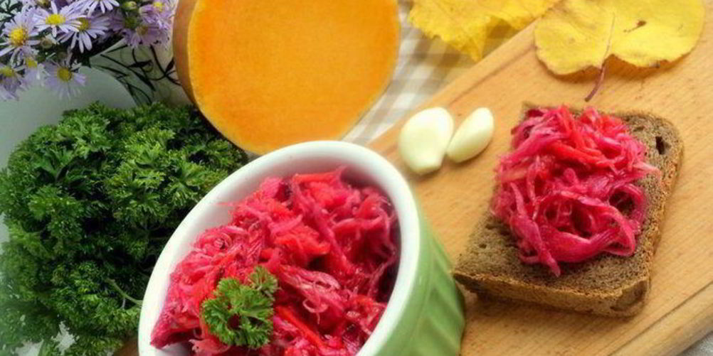 Как приготовить капусту, маринованную с тыквой и свеклой