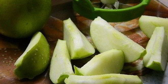 Рецепт маринованной капусты с яблоками и кедровыми орехами