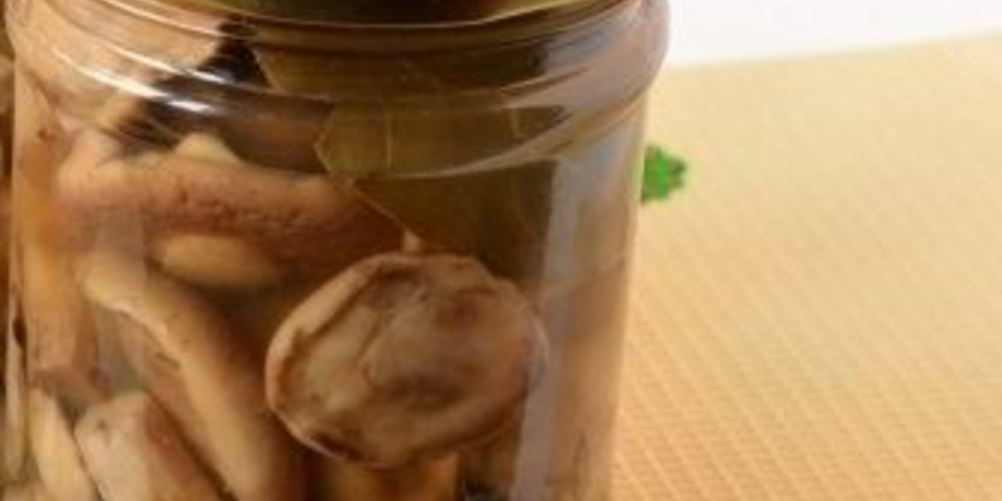 Как приготовить маринованные маслята с горчицей