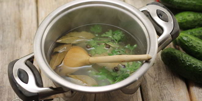Рецепт маринованных огурцов с луком