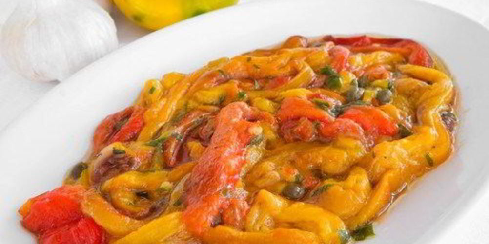 Как приготовить маринованные полоски жареных перцев в пряном масле и бальзамическом уксусе