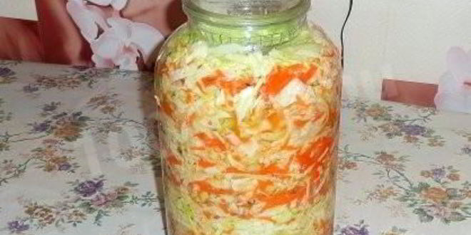 Рецепт быстрой капусты горячим способом в рассоле