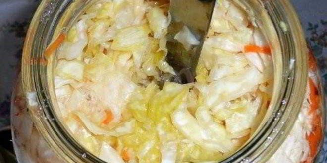 Рецепт быстрой капусты горячим способом в рассоле