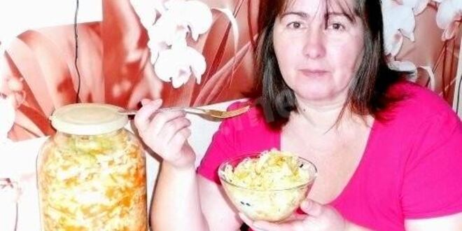 Рецепт быстрой капусты горячим способом в рассоле