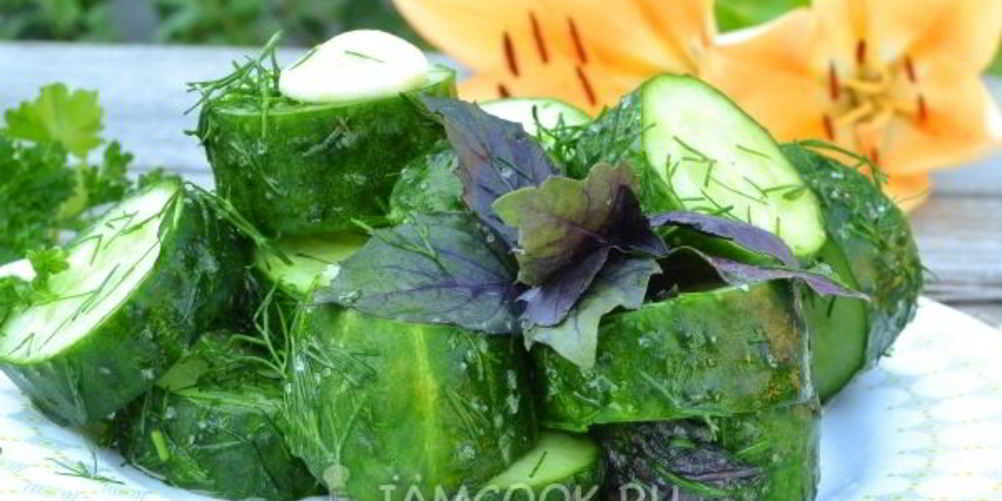 Как приготовить малосольные огурцы за 5 минут