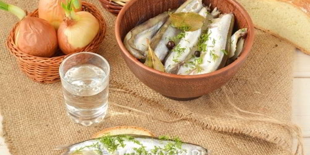 Как приготовить мойву домашнего посола