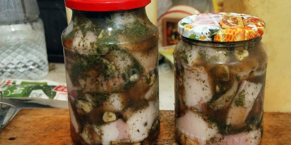 Как приготовить сало в банке горячим рассолом