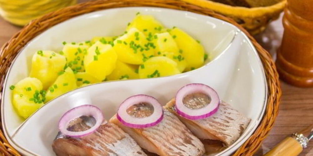 Как приготовить сельдь соленую