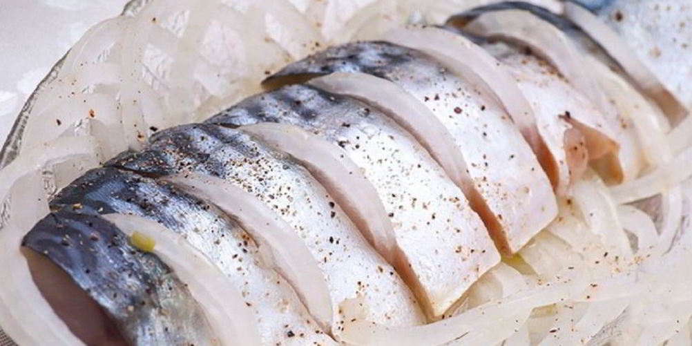 Как приготовить слабосоленую скумбрию