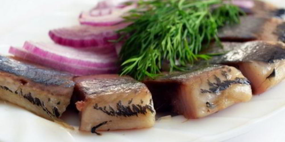 Как приготовить соленую сельдь в пиве