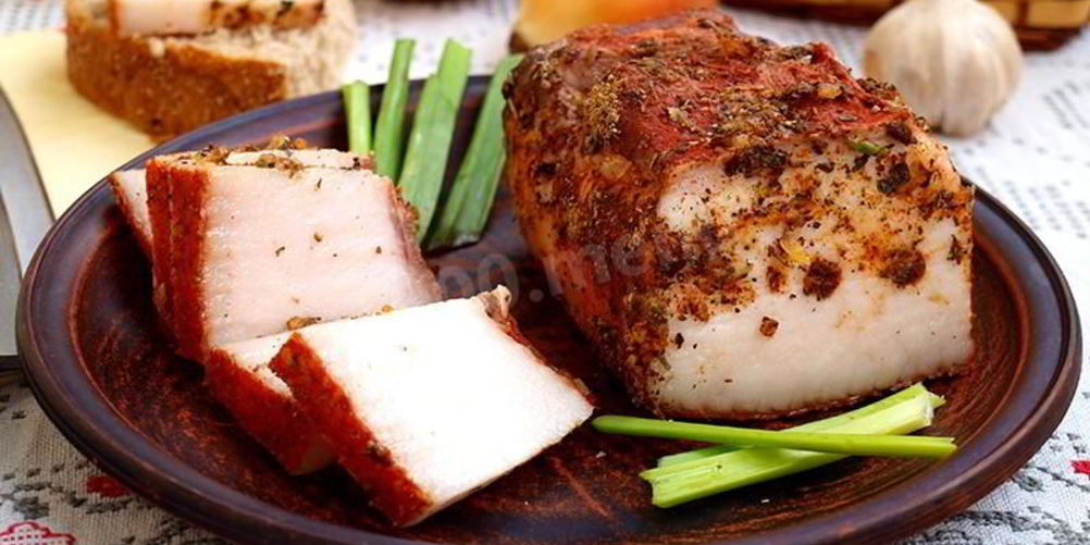 Как приготовить соленое сало в луковой шелухе