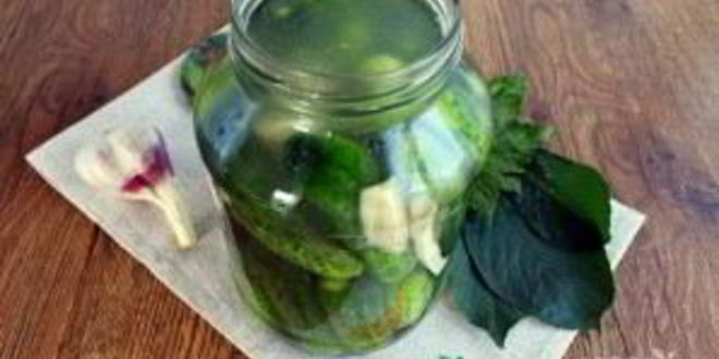 Рецепт соленых огурцов на зиму в банках