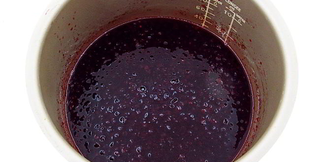 Рецепт брусничного варенья в мультиварке