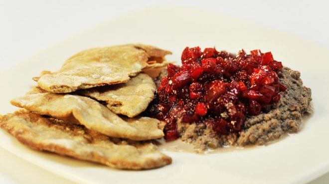 Рецепт Галеты с паштетом из говяжьего сердца и вареньем из яблок