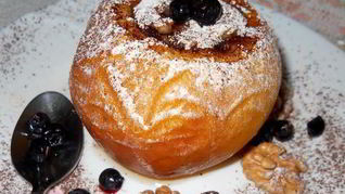 Рецепт Яблок запеченных с вареньем и грецкими орехами