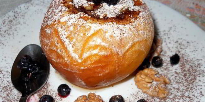 Рецепт яблок запеченных с вареньем и грецкими орехами