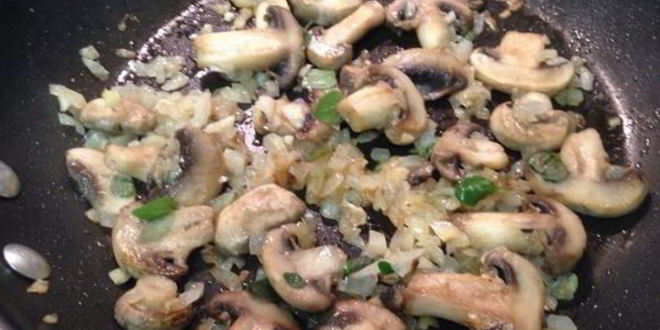 Рецепт брускетты с грибами и козьим сыром