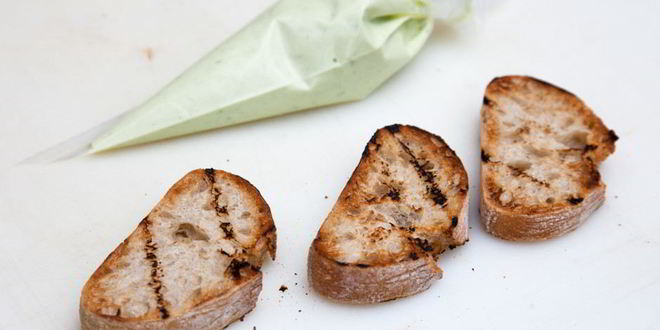 Рецепт брускетты с печенью трески