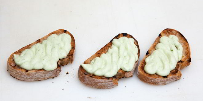 Рецепт брускетты с печенью трески