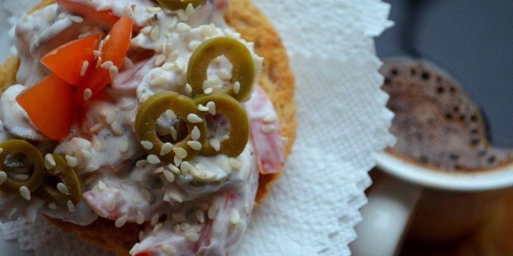 Как приготовить брускетту с рыбой и томатами черри