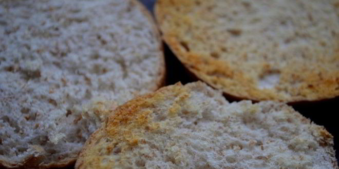 Рецепт брускетты с рыбой и томатами черри