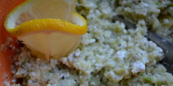 Рецепт брускетты с рыбой, творогом и кабачком