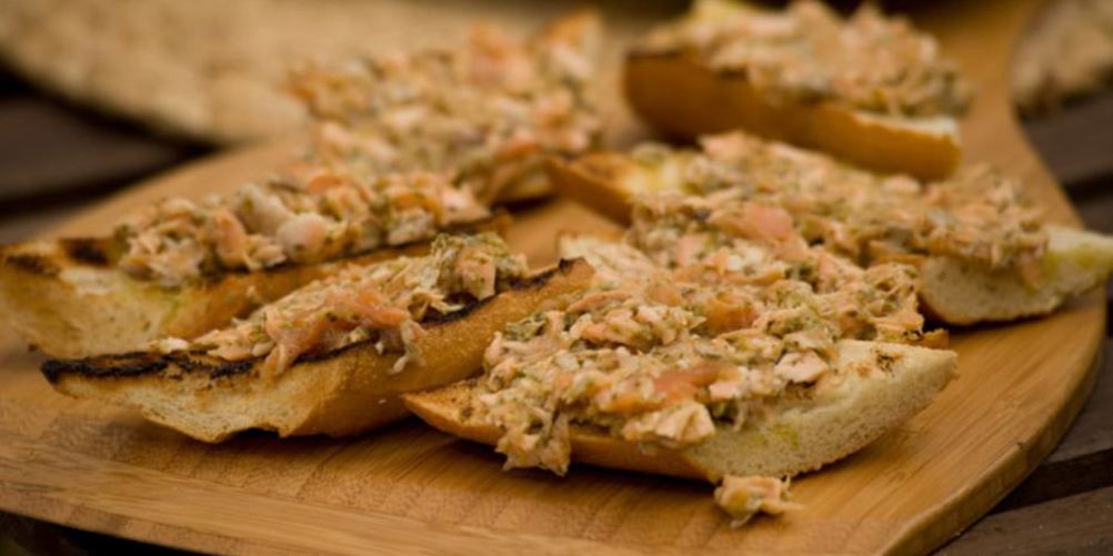 Как приготовить брускетту с семгой