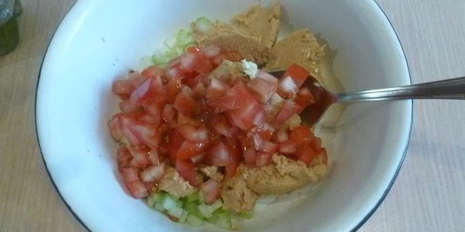 Рецепт брускетты с тунцом и сельдереем