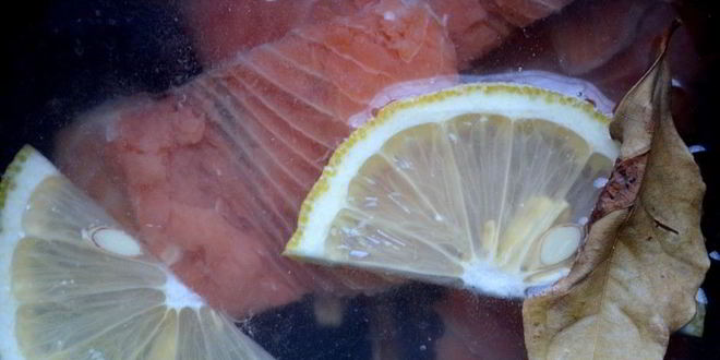 Рецепт брускетты с творогом и красной рыбой