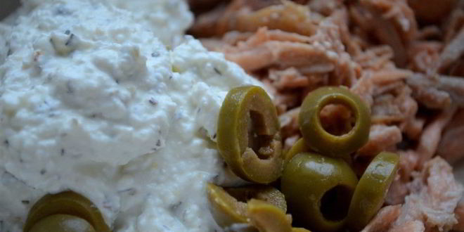 Рецепт брускетты с творогом и красной рыбой