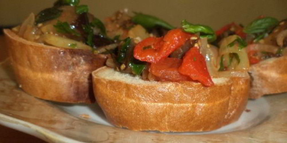 Как приготовить брускетту с запеченными овощами