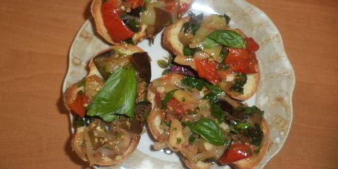 Рецепт брускетты с запеченными овощами