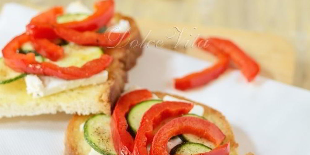 Как приготовить брускетту со сладким перцем и сыром